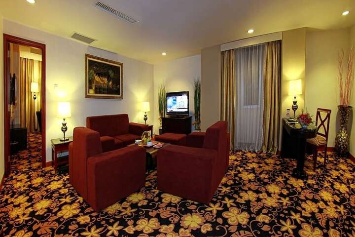 Room 25 of 47