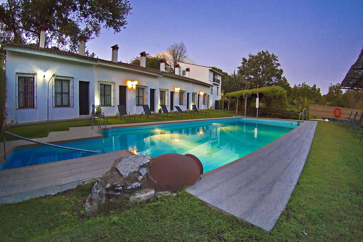 Hotel with Pool