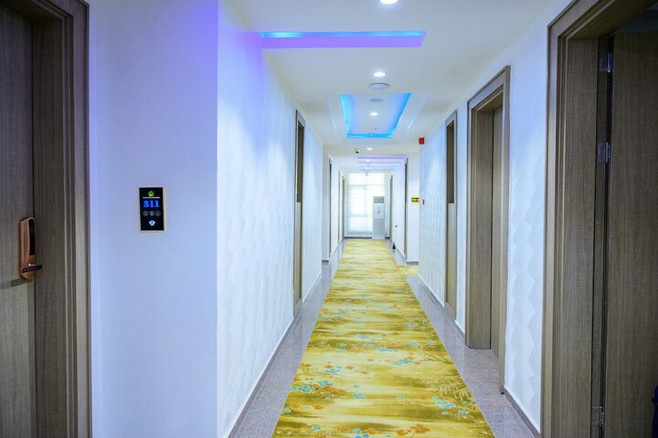 Ballroom/Hall 128 of 166