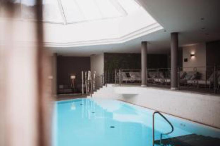 Pool 10 of 23