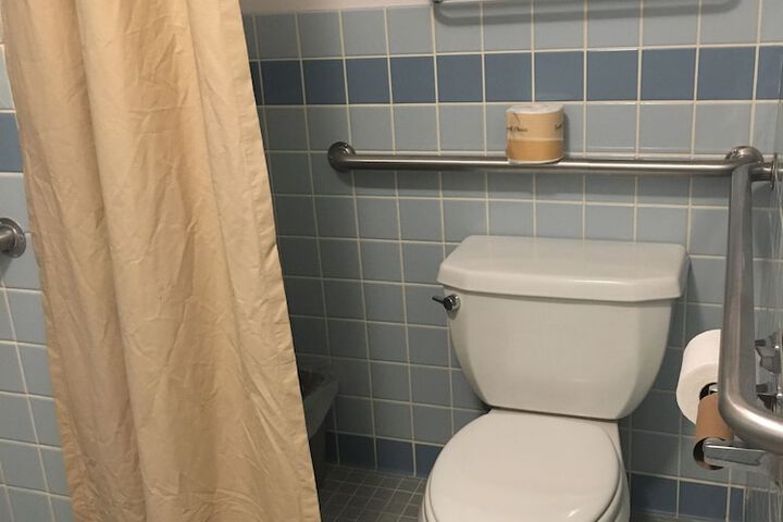 Room 25 of 41