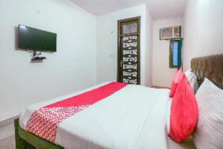 Room 4 of 5