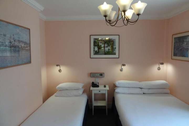 Room 49 of 113