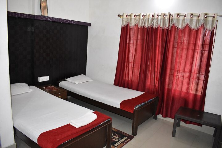 Room 3 of 47