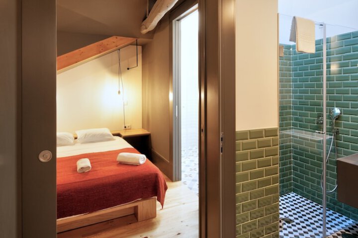 Room 28 of 38