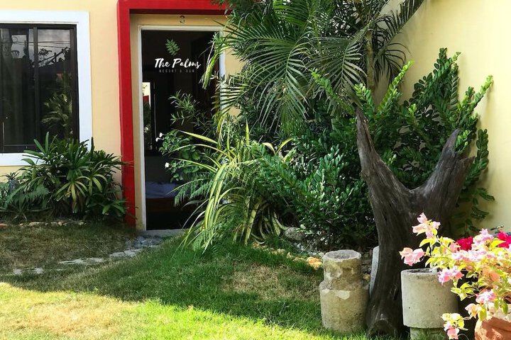 Hotel 2 of 143