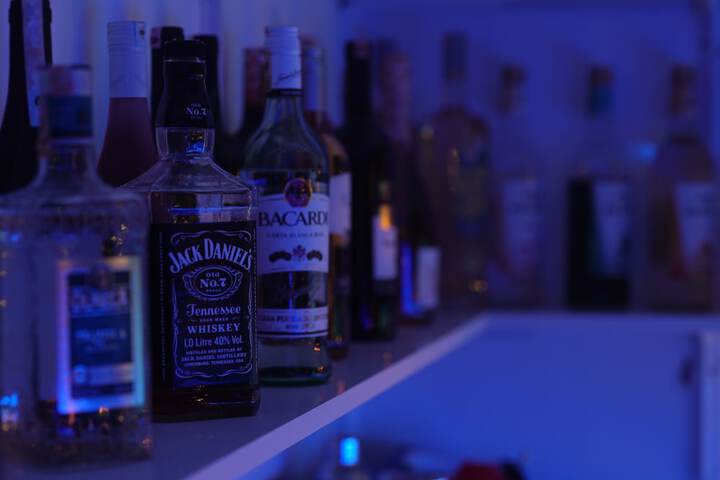 Lounge 81 of 106