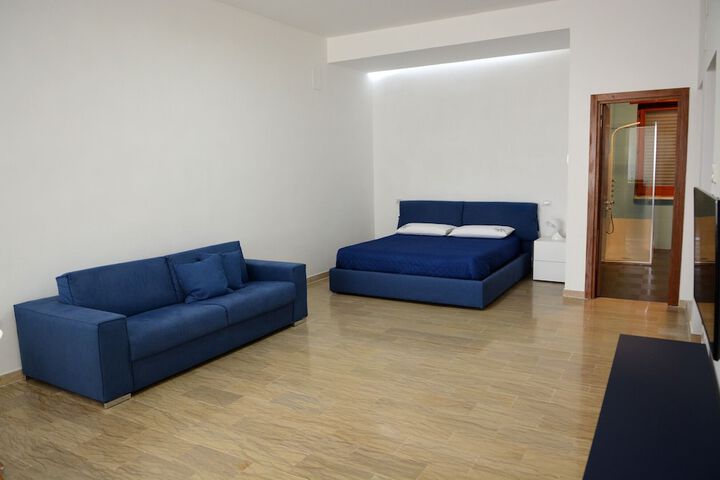 Room 9 of 27