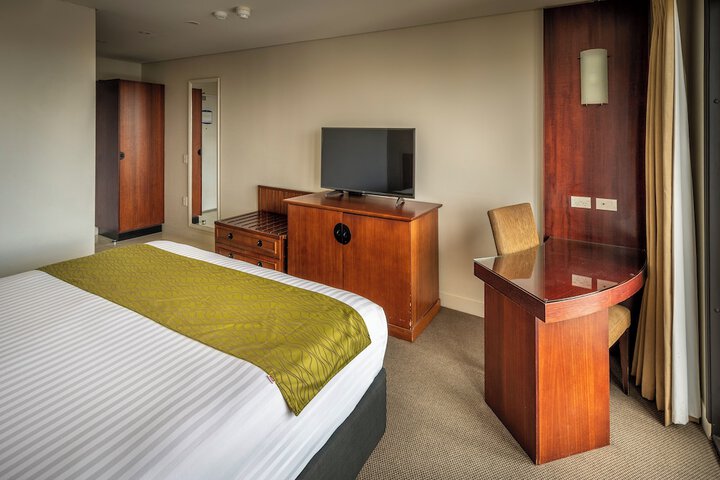 Room 19 of 76