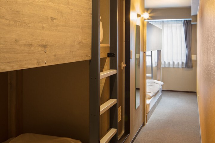 Room 14 of 77