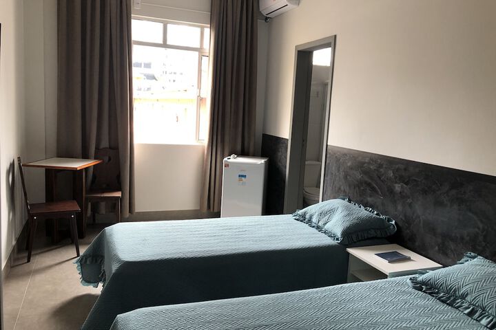 Room 3 of 33