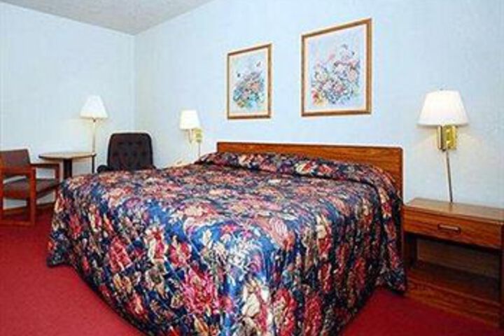 Room 46 of 68