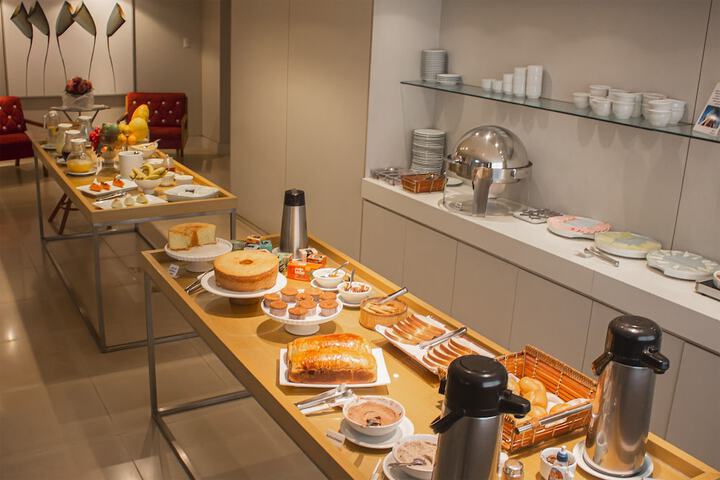 Breakfast/Coffee Service 38 of 41