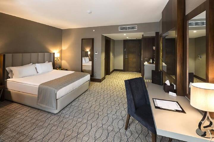 Room 7 of 31