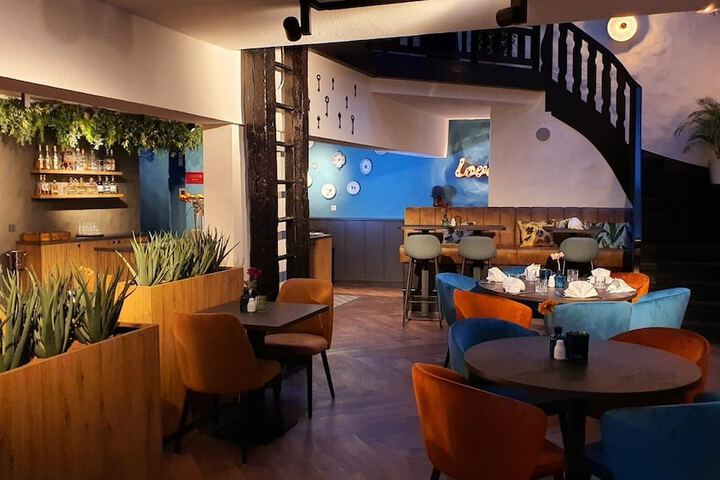 Dining Photos