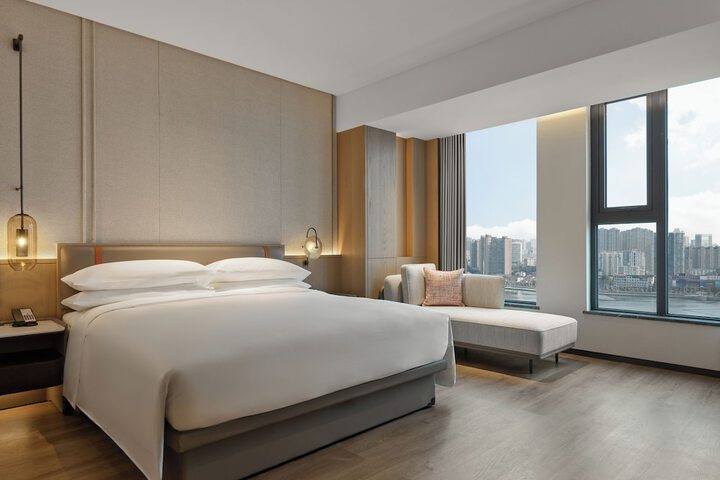 Room 15 of 30