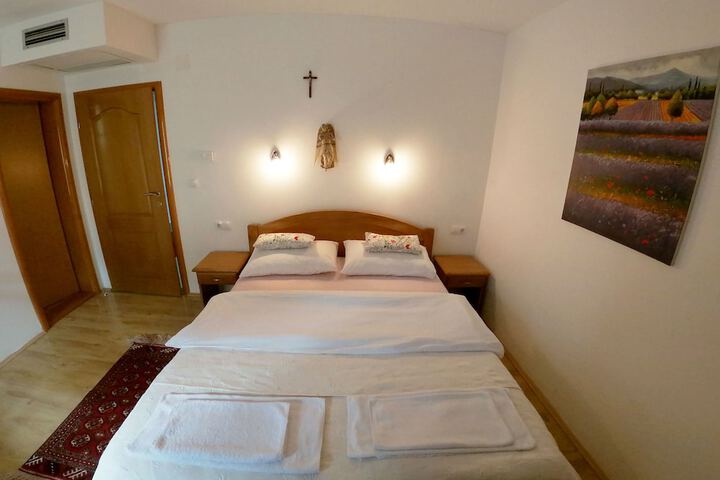 Room 21 of 60