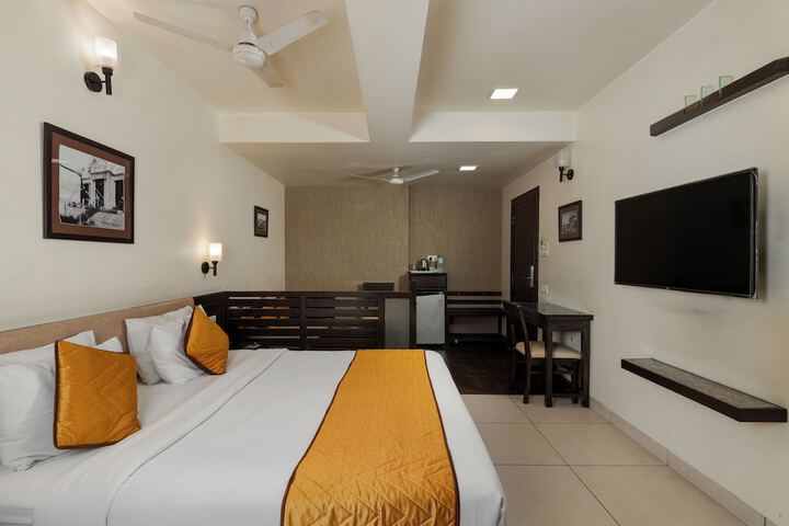 Room 14 of 26