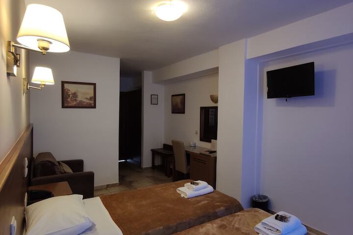 Room 15 of 44