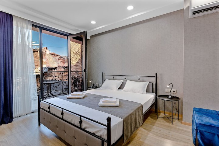 Room 49 of 68