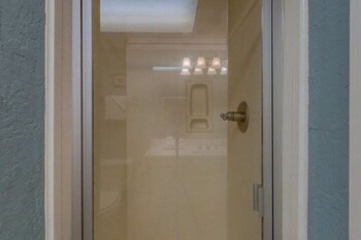 Room 9 of 40