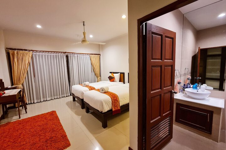 Room 6 of 25