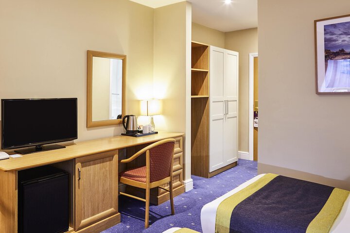 Room 9 of 54