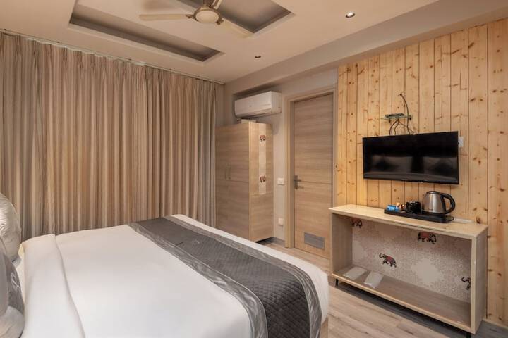 Room 6 of 38