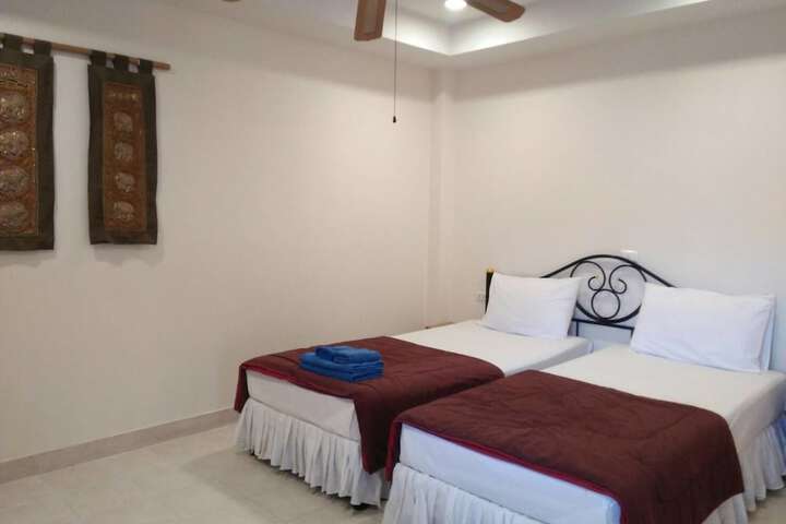 Room 12 of 50