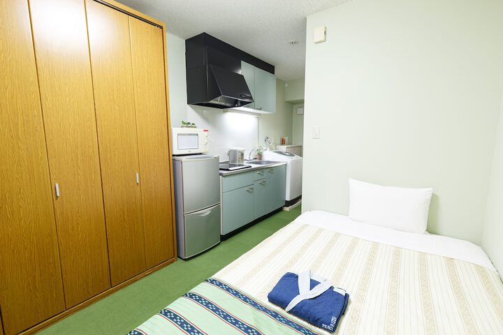 Room 18 of 48
