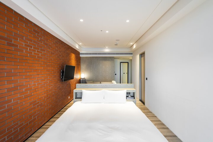 Room 15 of 49