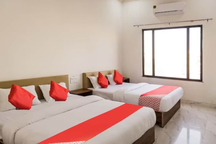Room 6 of 14