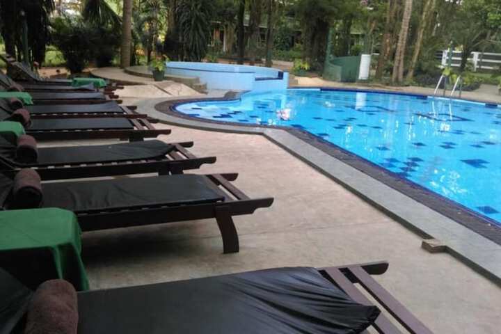Hotel with Pool