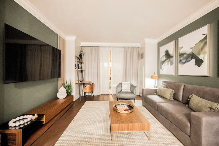 Room 220 of 438