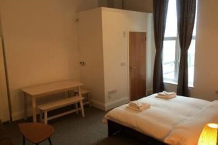 Room 10 of 40