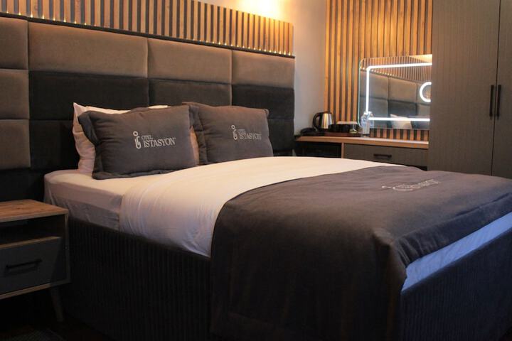Room 18 of 118