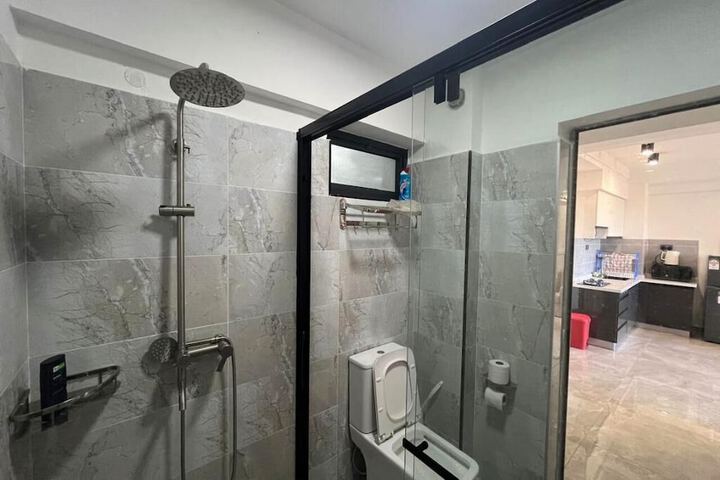 Room 8 of 12