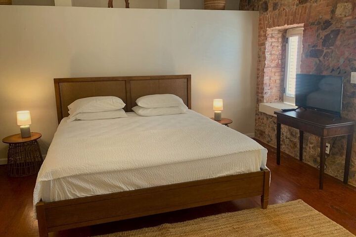 Room 3 of 43