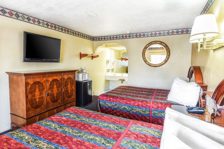 Room 110 of 192