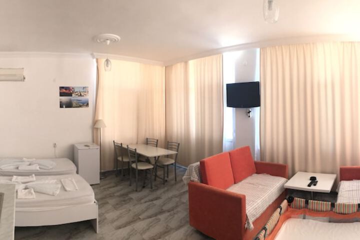 Room 14 of 37