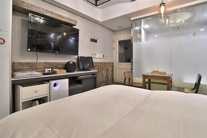 Room 25 of 89