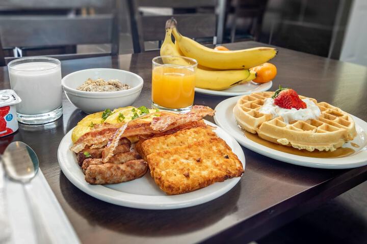Breakfast area