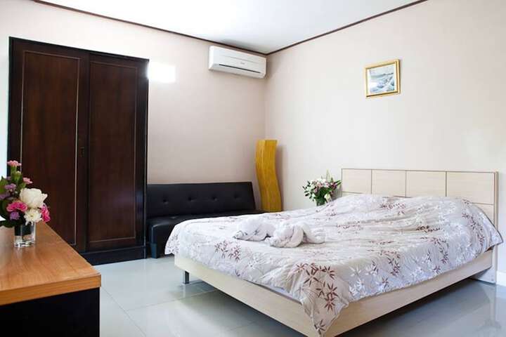 Room 6 of 61