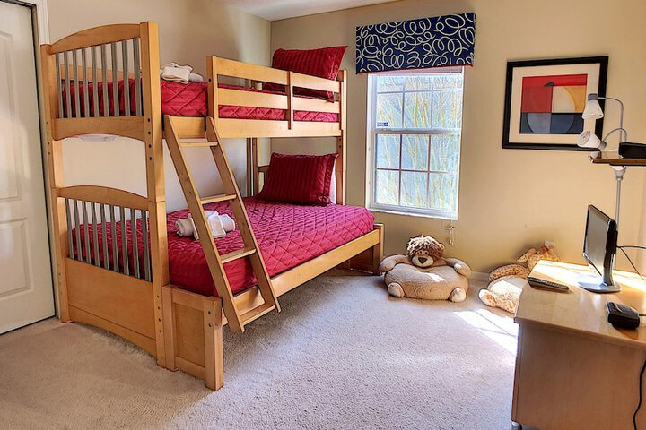 Room 12 of 40