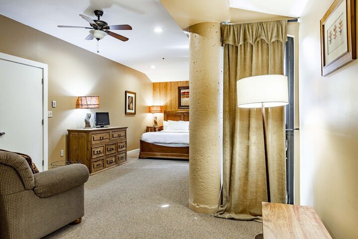 Room 12 of 331