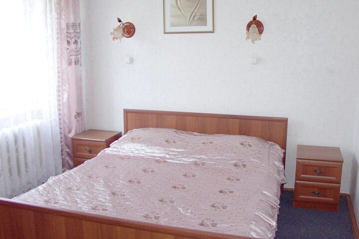 Room 10 of 17