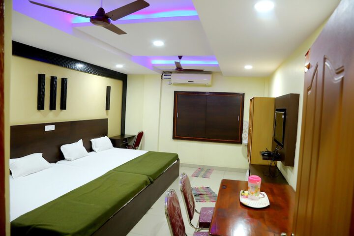 Room 8 of 30