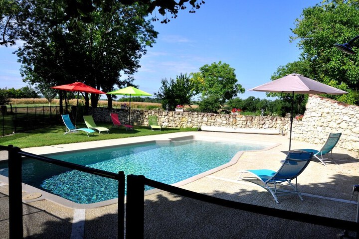 Pool 11 of 16
