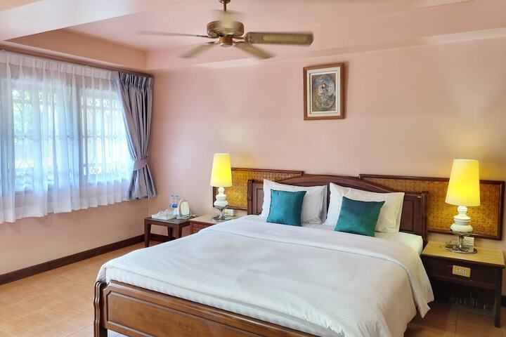 Room 20 of 38