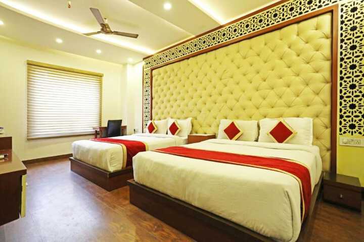 Room 5 of 115